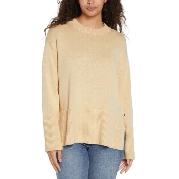 GAP Sweaters - NWOT GAP Women's Cream Crew Neck Sweater PTP: 21”-23”